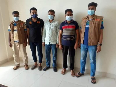 বাগেরহাটে গোয়েন্দা পুলিশ পরিচয়ে চাঁদাবাজীর অভিযোগে গ্রেফতার দুই বাগেরহাটে গোয়েন্দা পুলিশ পরিচয়ে চাঁদাবাজীর অভিযোগে গ্রেফতার দুই